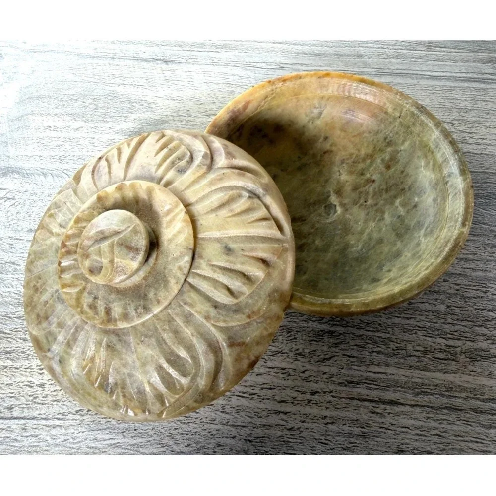 Vintage Hand Carved Soapstone Round Trinket Box Jewelry With Lid 3
